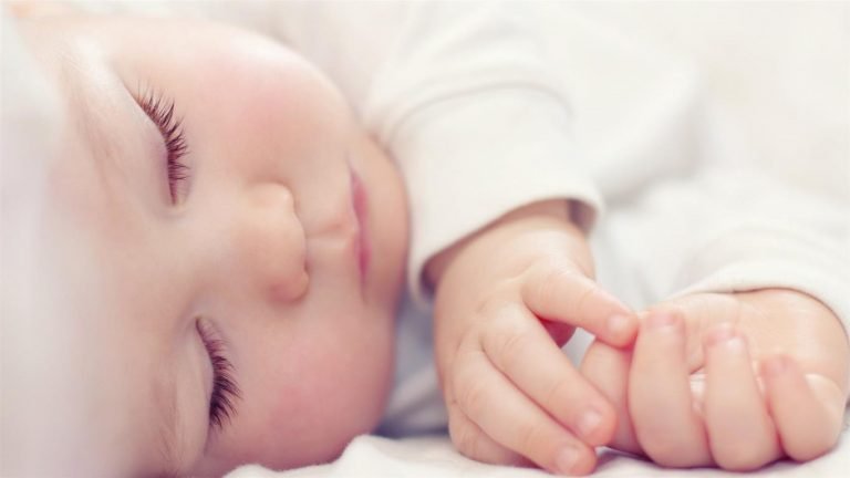 Bebeklerde Uyku Düzeni Bozukluğu ve Bebek Uyutma Teknikleri